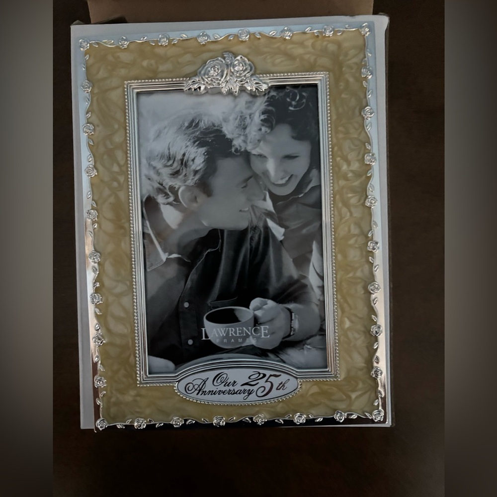 $10 SALE NWOT Lawrence Silver and Pearlized Cream 25th Anniversary Frame w/box